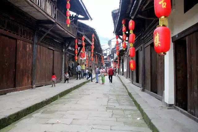 嵩阳书院，华夏四大书院之一，环境清幽，是程朱理学的发源地之一！